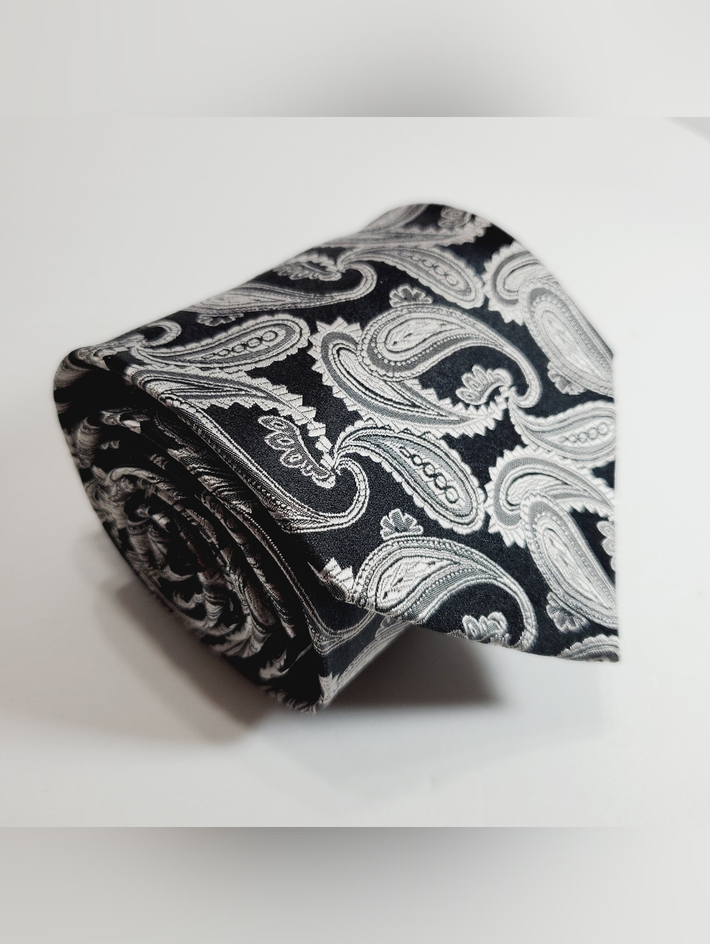 Dolce Punta Black & Silver Pattern Mens Italian Silk Neck Tie Jacquard Fabric